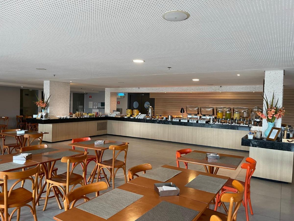 פורטאלזה Gran Mareiro Hotel מראה חיצוני תמונה The lounge at Changi Airport