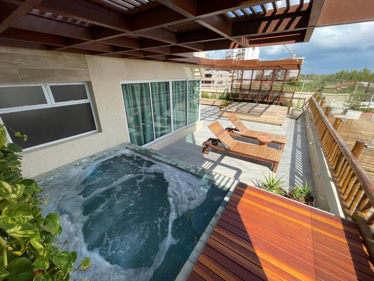 פורטאלזה Gran Mareiro Hotel מראה חיצוני תמונה Rooftop pool at the Grand at Moon Palace