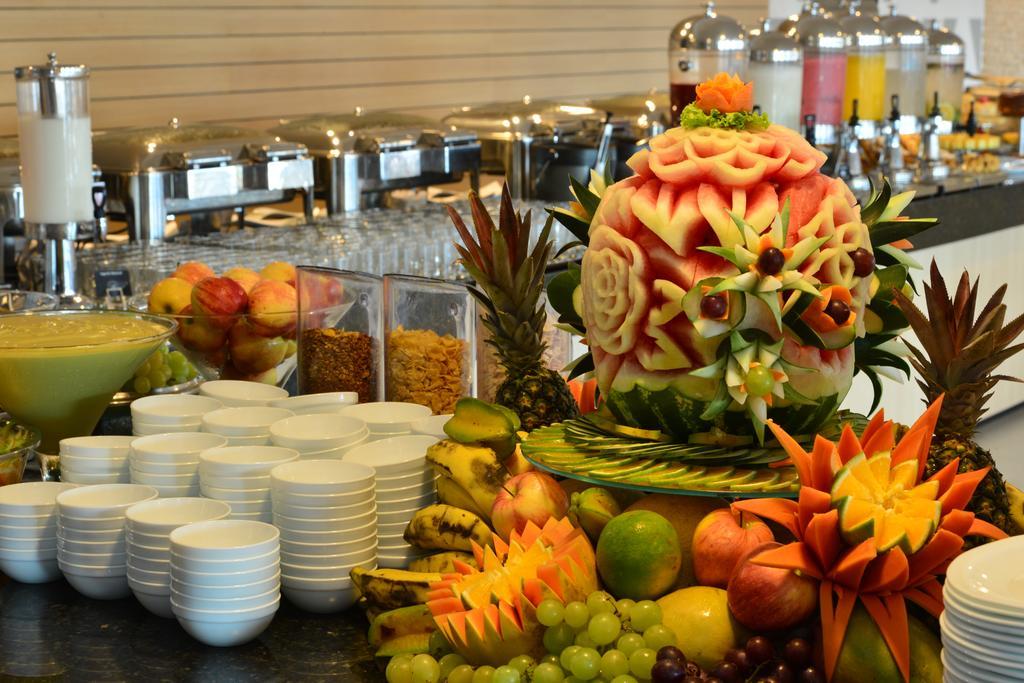 פורטאלזה Gran Mareiro Hotel מראה חיצוני תמונה Fruit carving